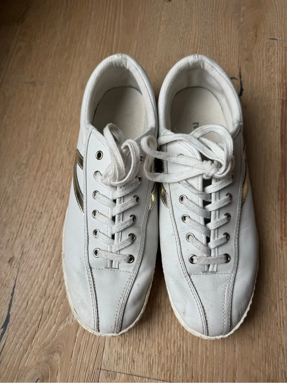 Reform Classic White Leather sneakers sz 10 women’s Price Firm!